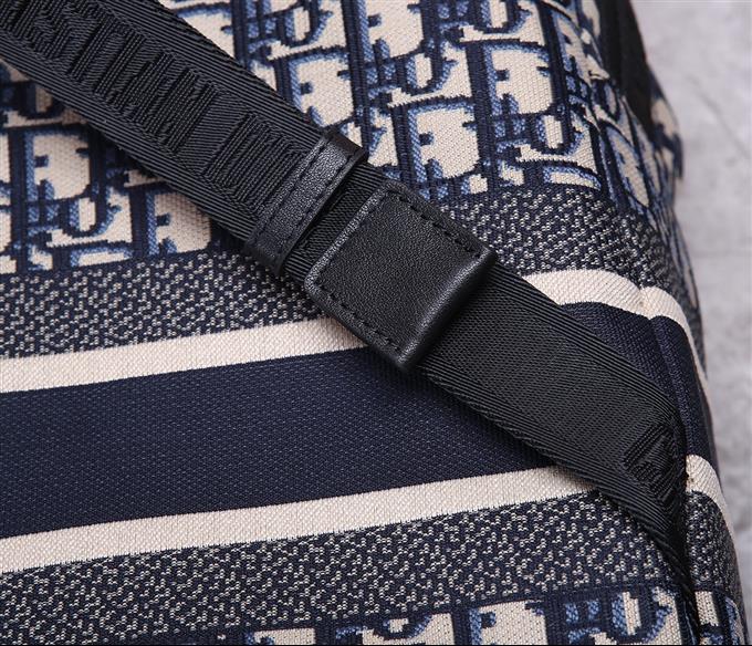 2025228Y550P203441105