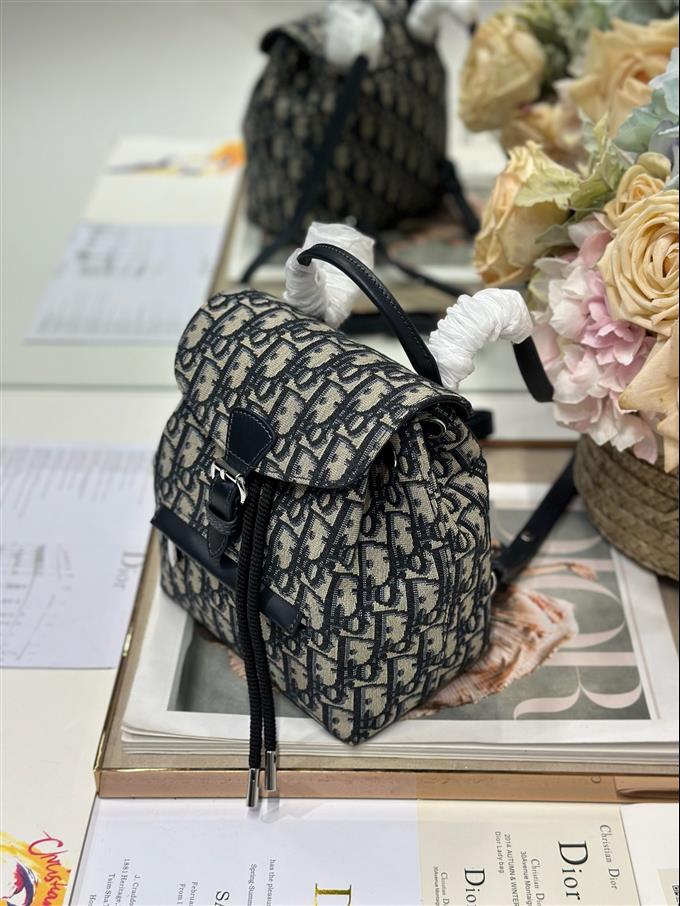 2025228Y700P20335525