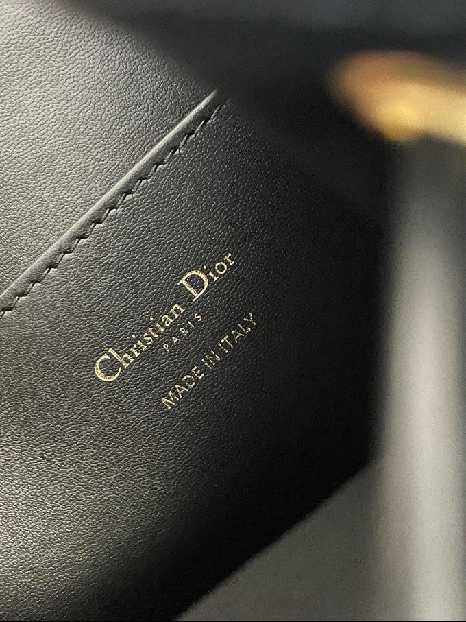 2025228Y880P203357905