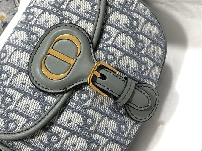 2025228Y550P21011285