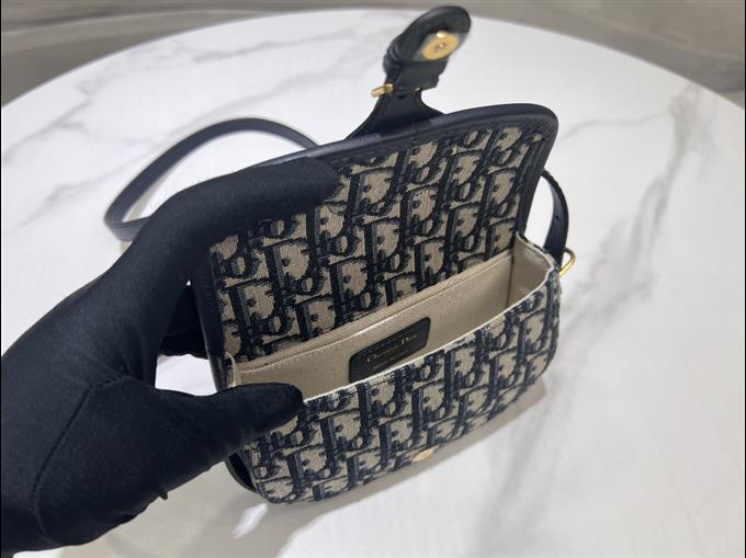 2025228Y550P21011459