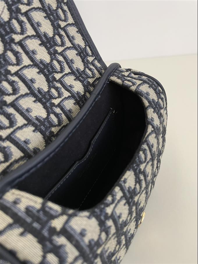 2025228Y550P21011599