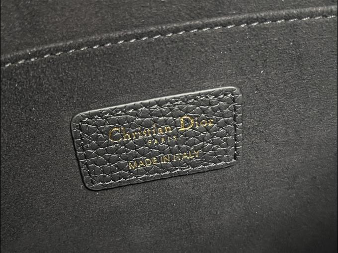 2025228Y600P21014995