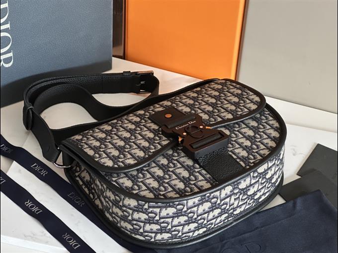 2025228Y600P21027196