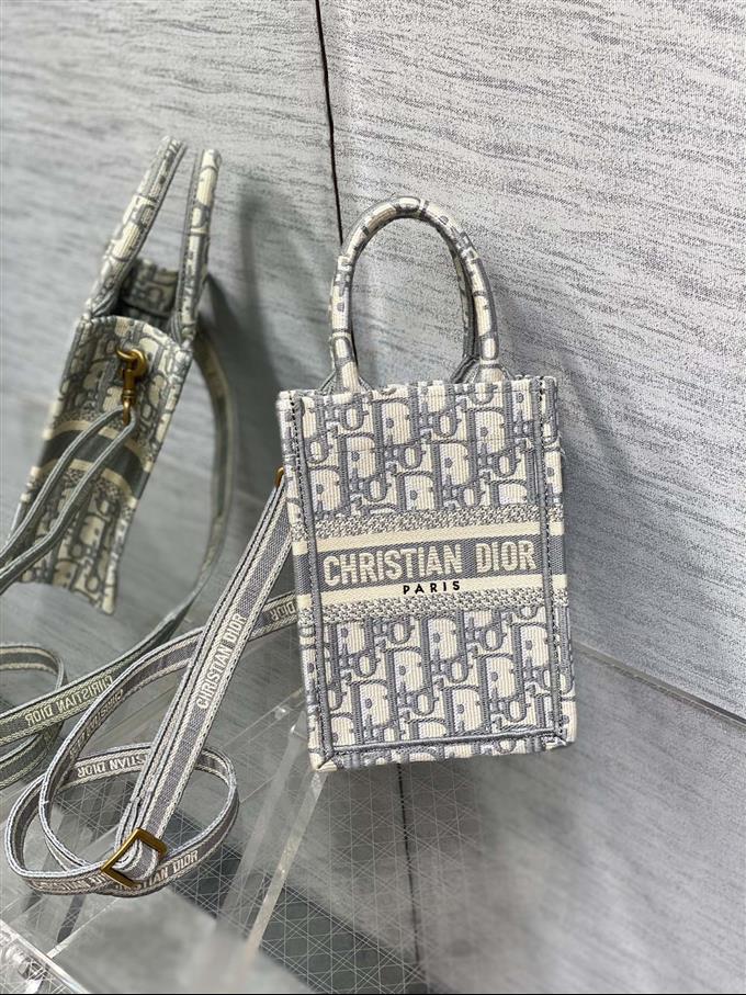 2025228Y380P212210617