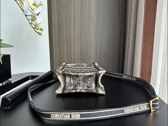 2025228Y380P212210793