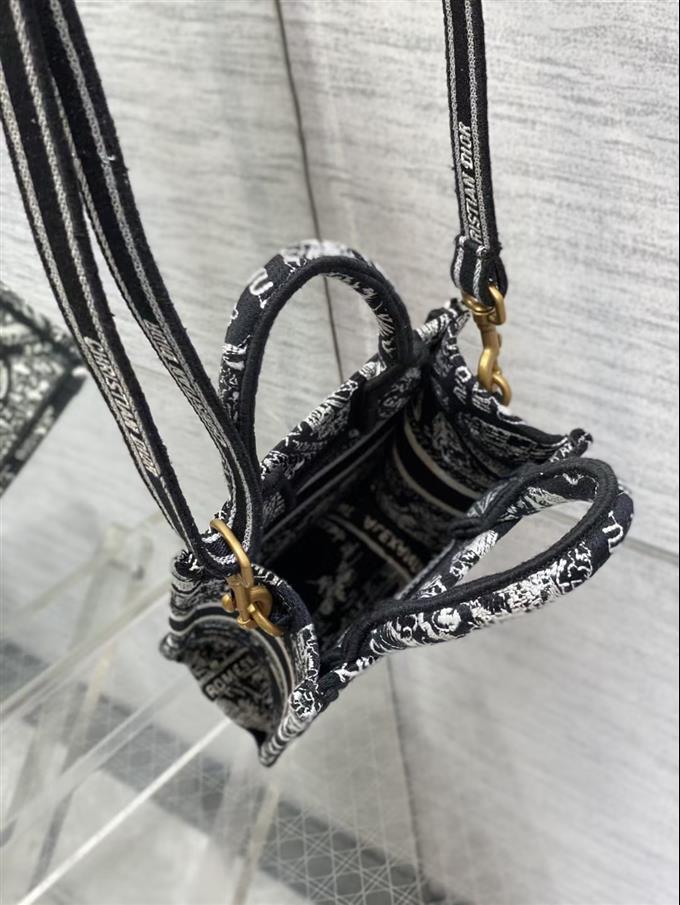 2025228Y380P212210951