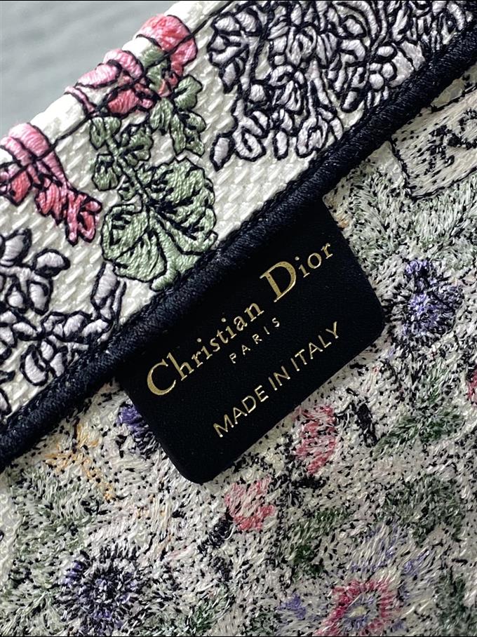 2025228Y450P212151367