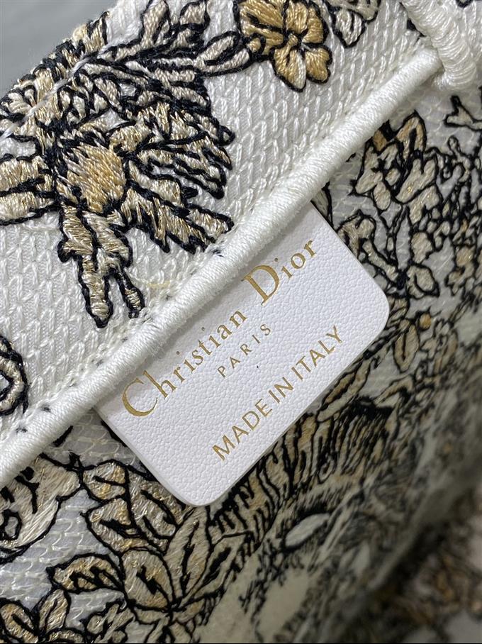 2025228Y450P212151652