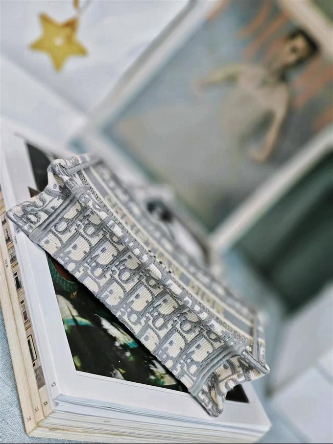 2025228Y480P203748608