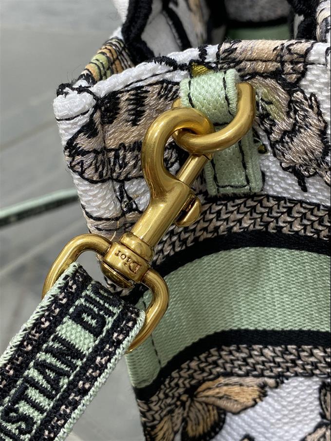 2025228Y480P203759782