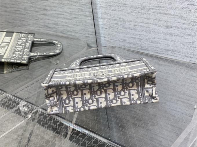 2025228Y500P20374912