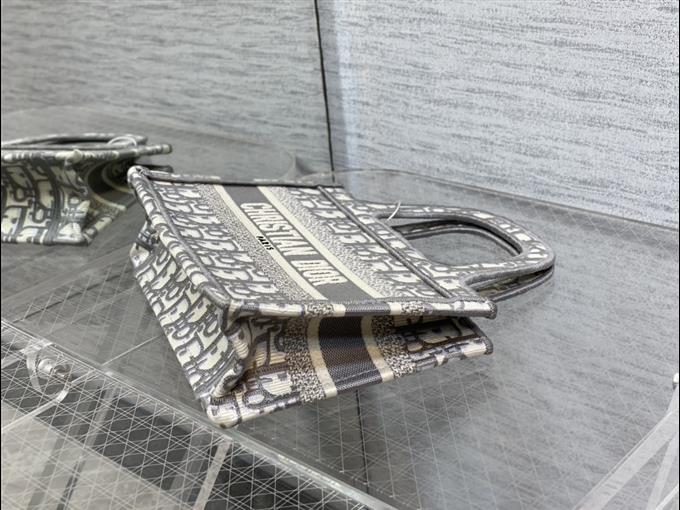 2025228Y500P20374928