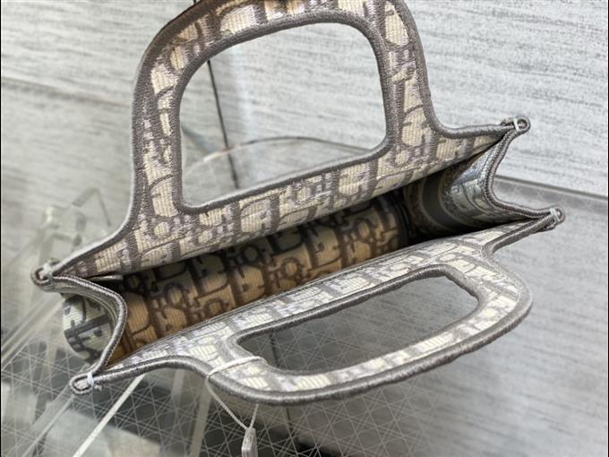 2025228Y500P20374944