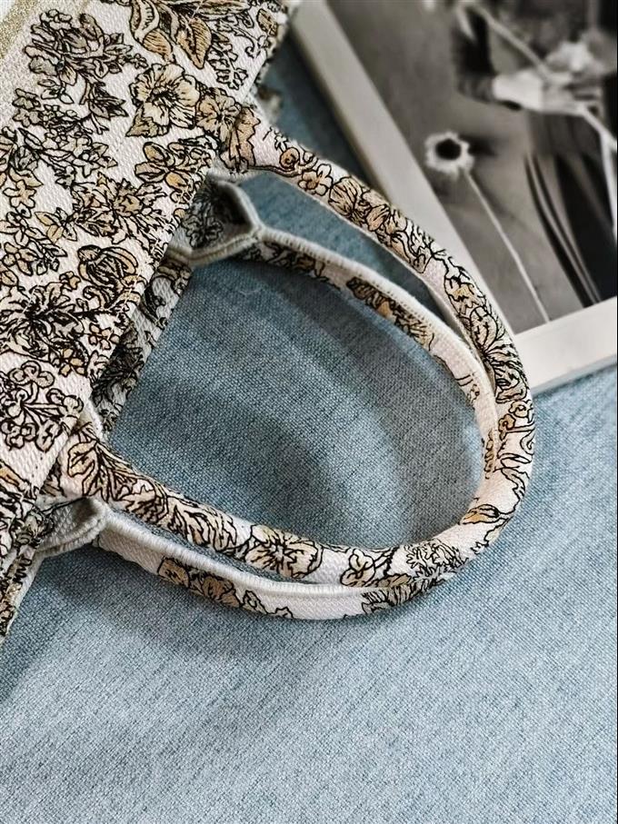 2025228Y500P203831732