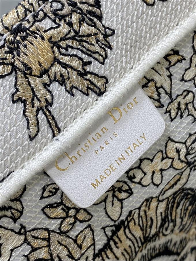 2025228Y500P212154217