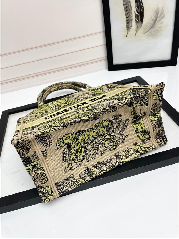 2025228Y550P203750250