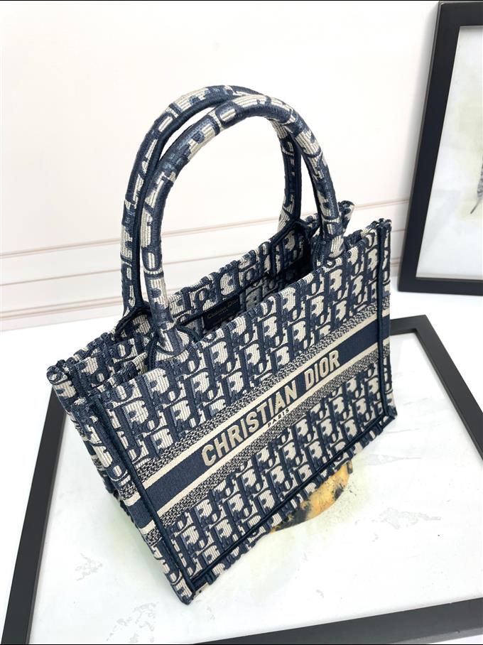 2025228Y550P203750950