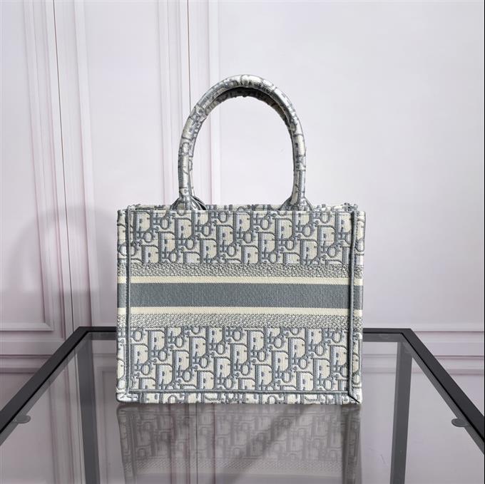 2025228Y550P203751388