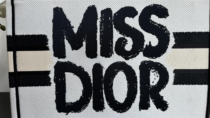 2025228Y550P203751622