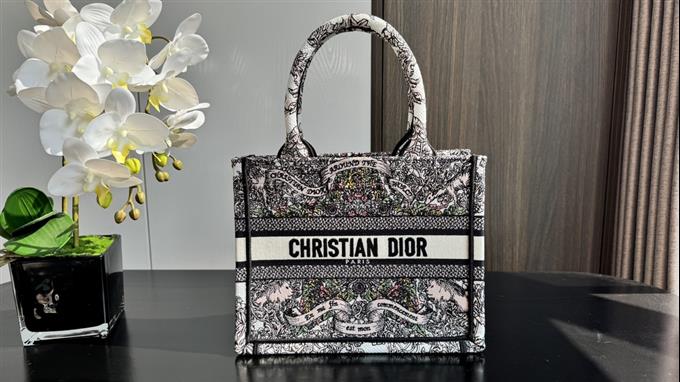 2025228Y550P20381846