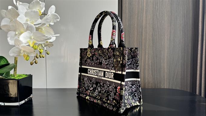 2025228Y550P20382598