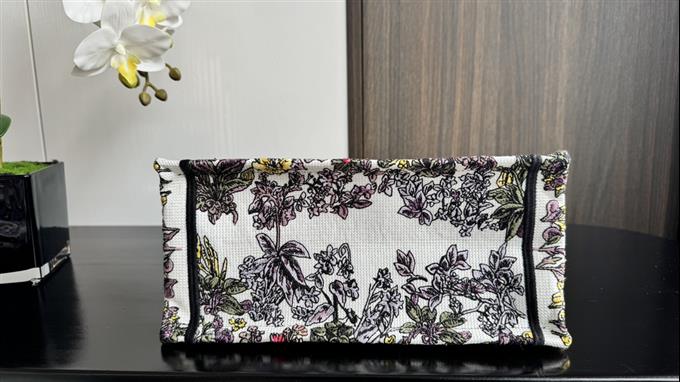 2025228Y550P20382788