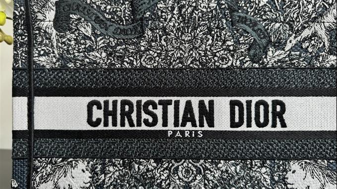 2025228Y550P20382852