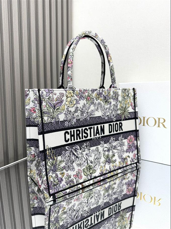 2025228Y550P203832643