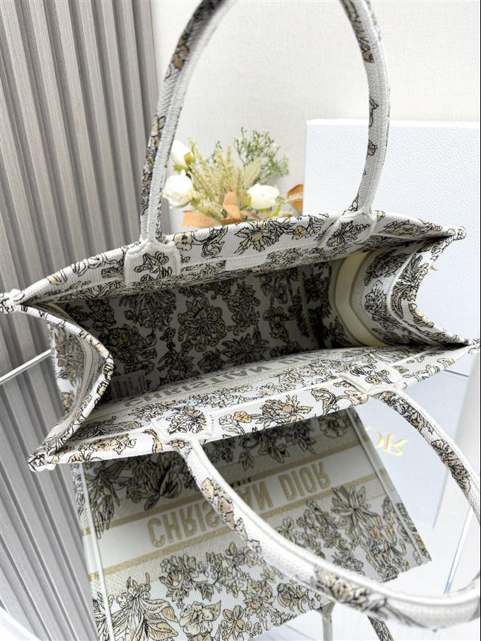 2025228Y550P203832877