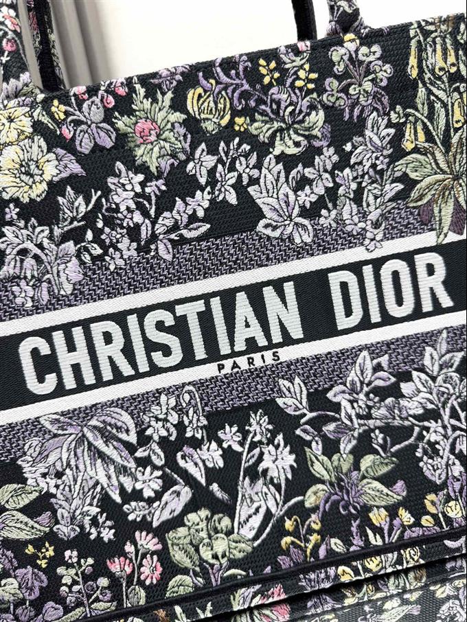 2025228Y550P203832909