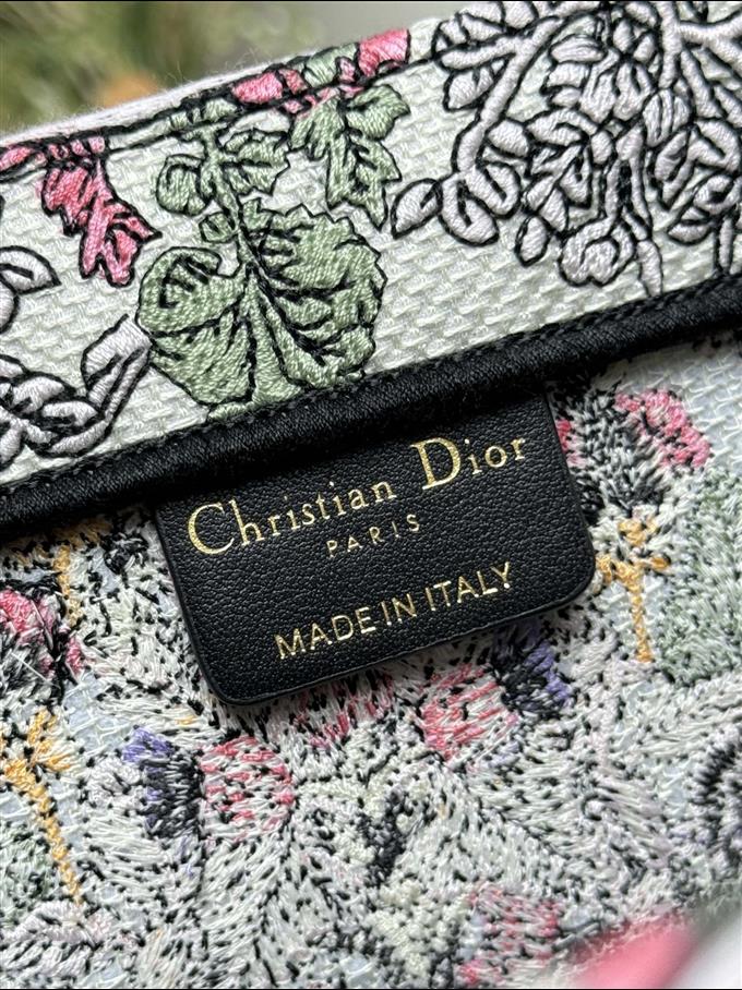 2025228Y550P203833146