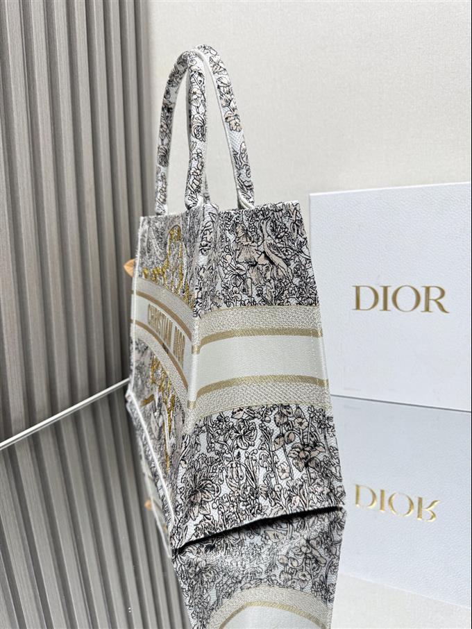 2025228Y550P203833399