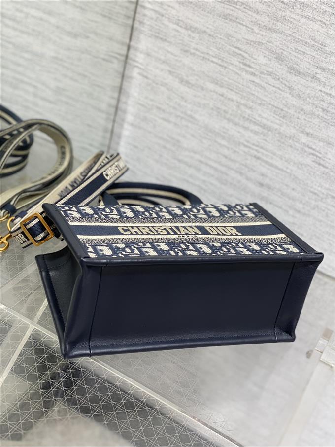 2025228Y550P20383642