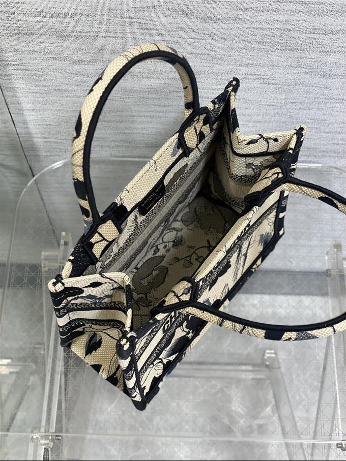 2025228Y550P20383801