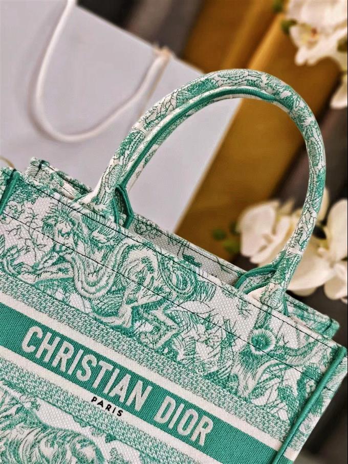 2025228Y550P20383864