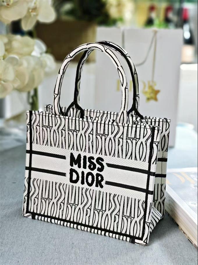 2025228Y550P20384431