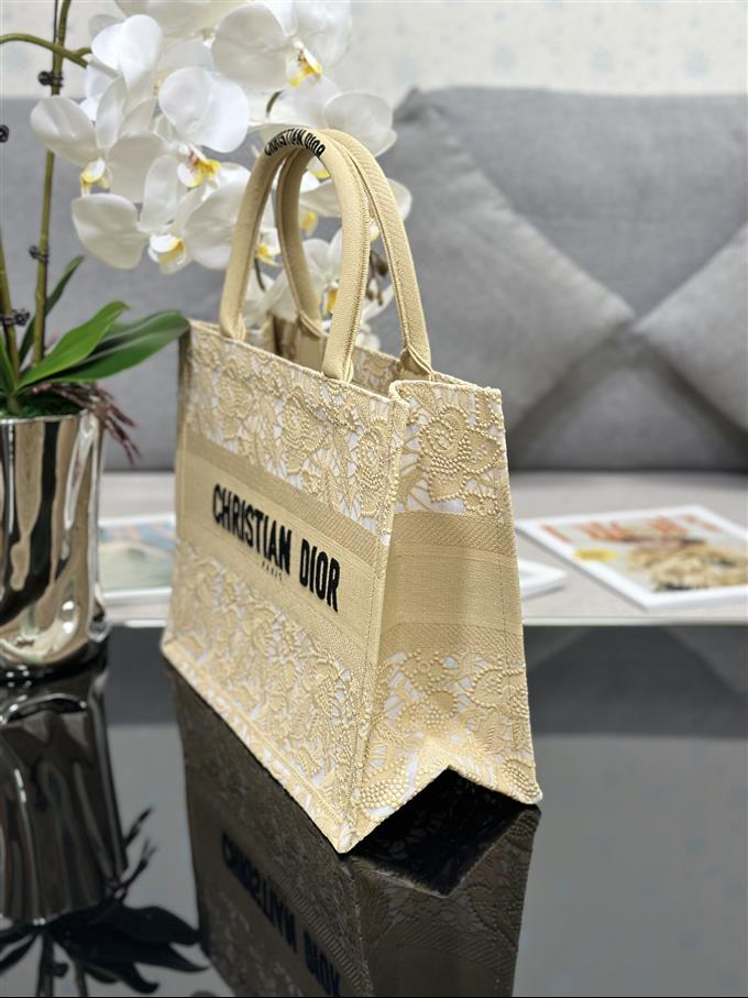 2025228Y550P20384570