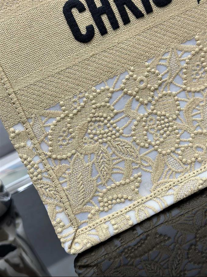 2025228Y550P20384619