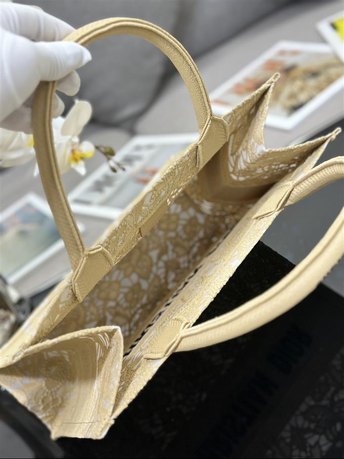 2025228Y550P20384649