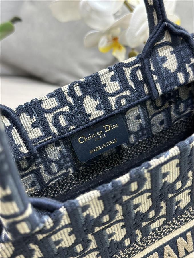 2025228Y550P20384946