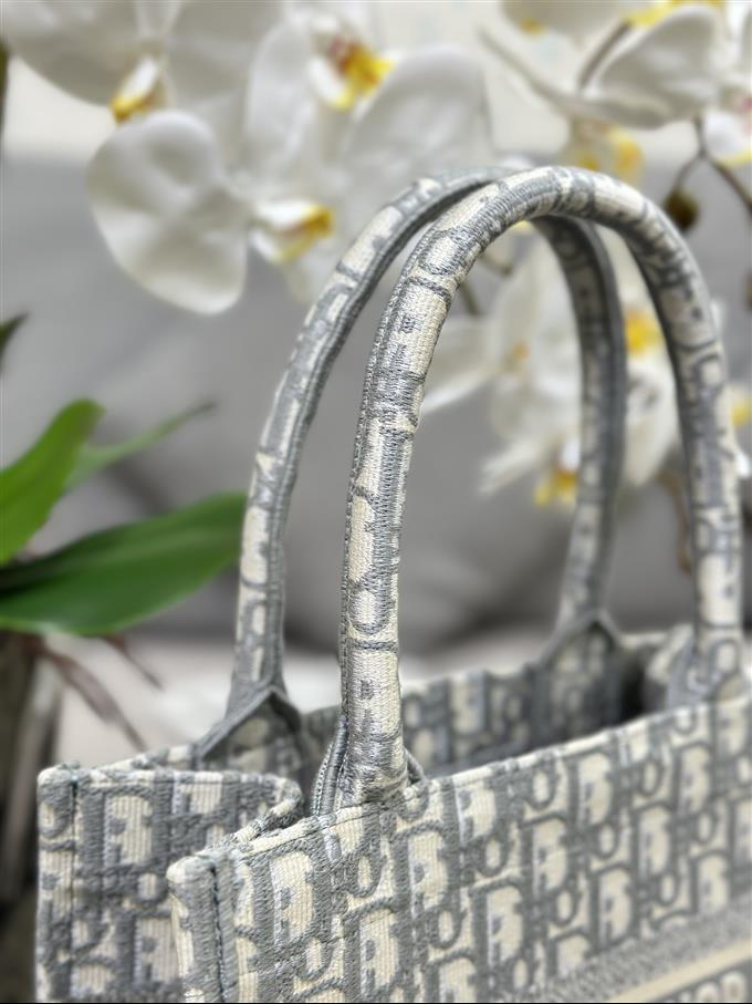 2025228Y550P20385337