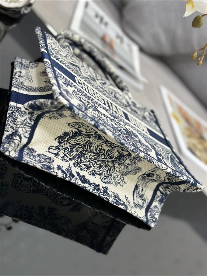 2025228Y550P20385433