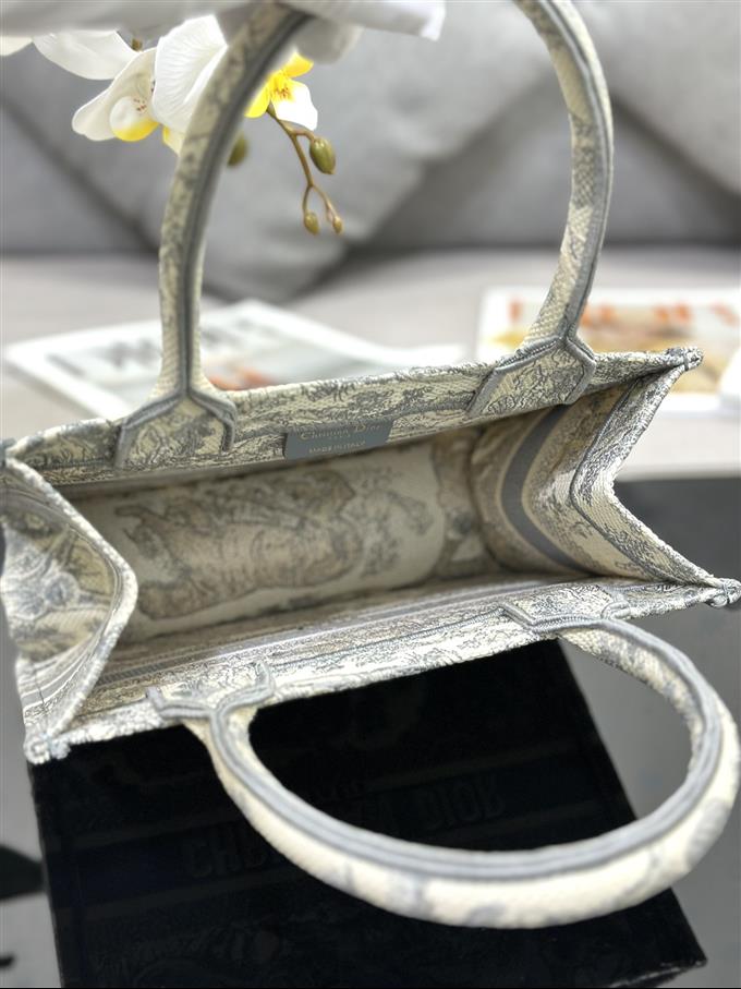 2025228Y550P20385638