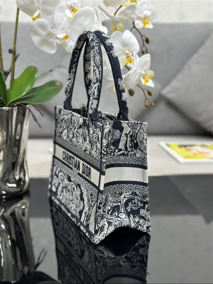 2025228Y550P20385701