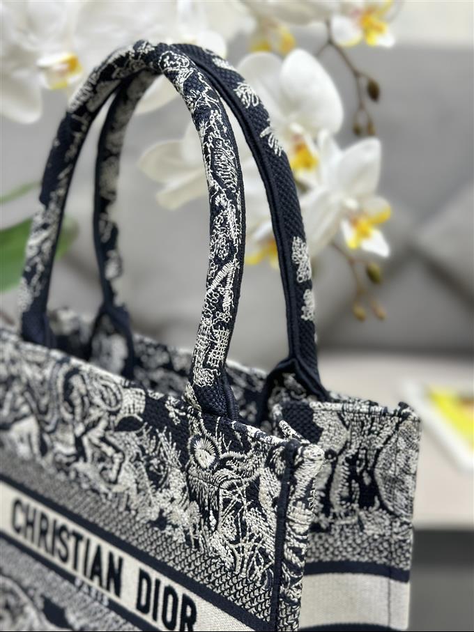 2025228Y550P20385764