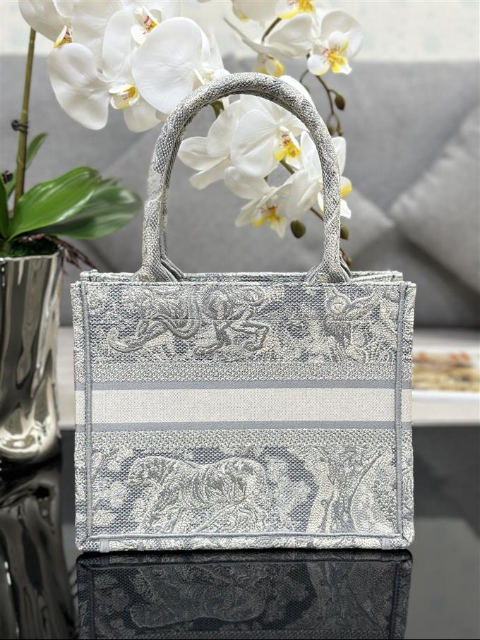 2025228Y550P20386395