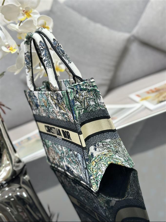 2025228Y550P20386989