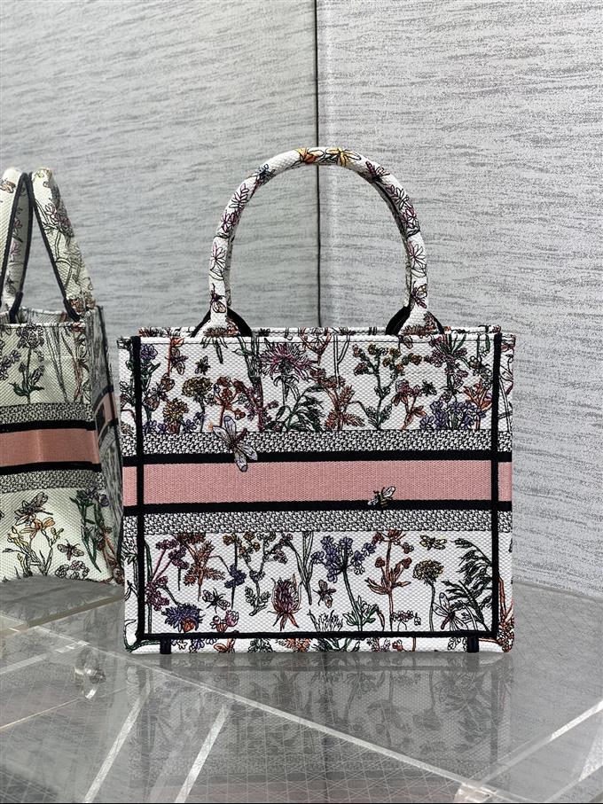 2025228Y550P20387983