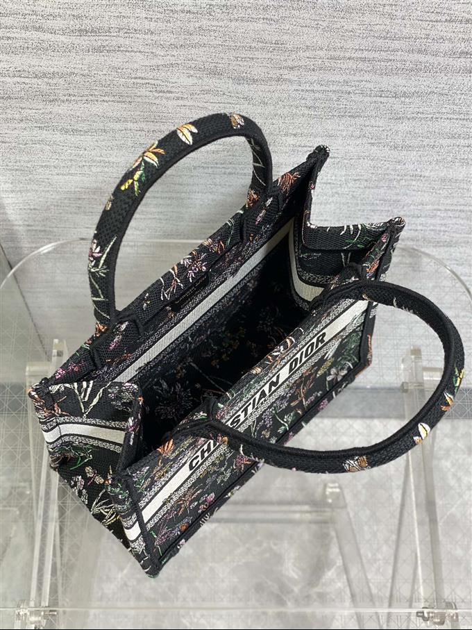 2025228Y550P20388189